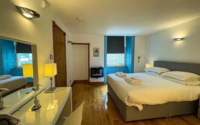 Harbourside Apartments
