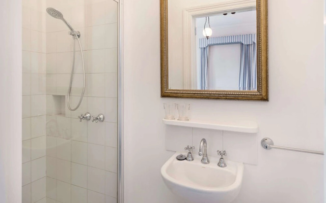 Oscars Waterfront Boutique