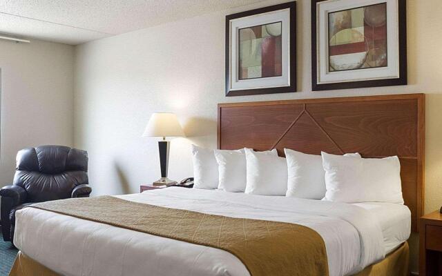 Baymont by Wyndham Jamestown Conference Center & Water Park