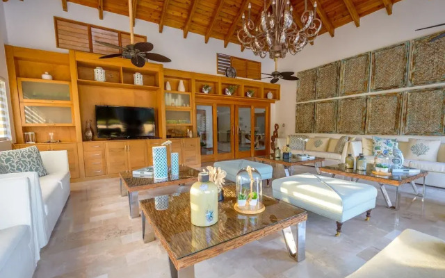 Luxurious 5-bdr villa at Casa de Campo