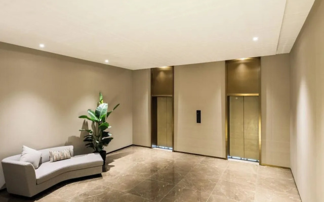 Hazens Hotel (Chengdu Chunxi Road, Tianfu Square)