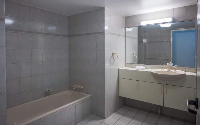 Surfers Hawaiian Apartments