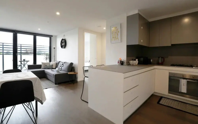 Stylish And Modern 2 Bedroom Melbourne Retreat