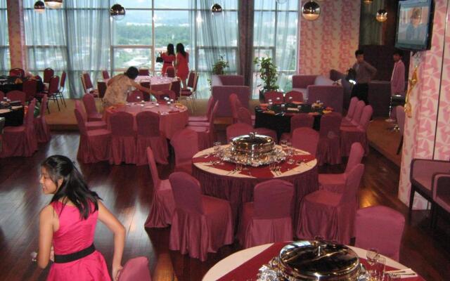 Courtyard Hotel @ 1Borneo