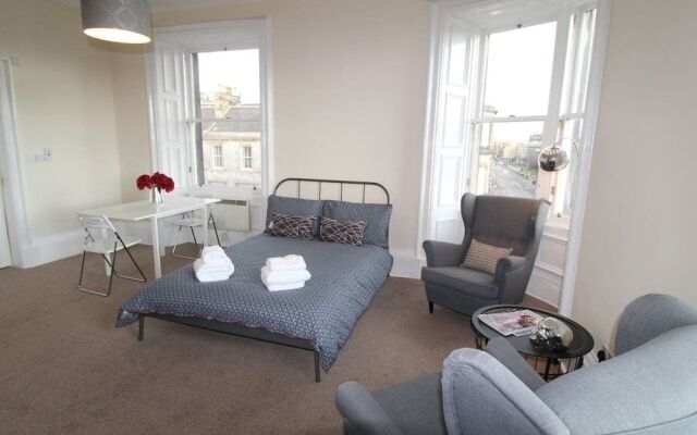 Stunning Braemore Studio Apartment - West End