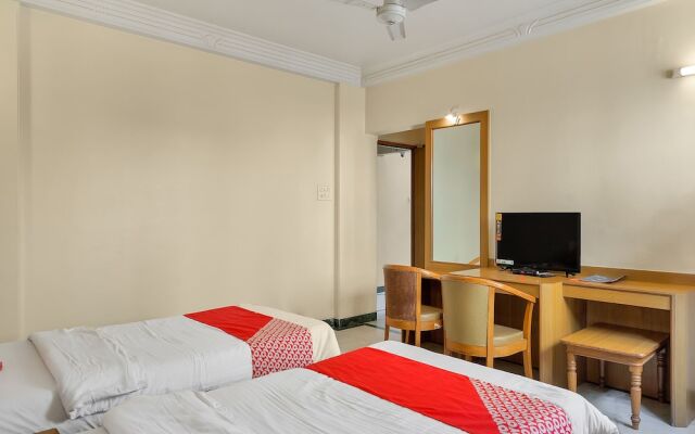 OYO 12020 Hotel Ratna Regency