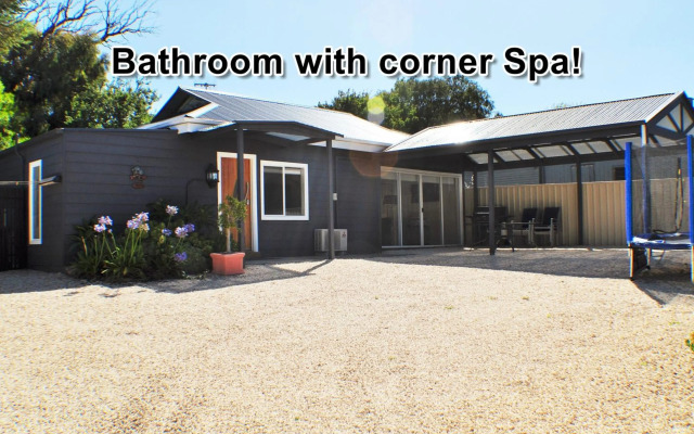 LUXURIOUS Couples Escape, SPA BATH, Netflix, NBN