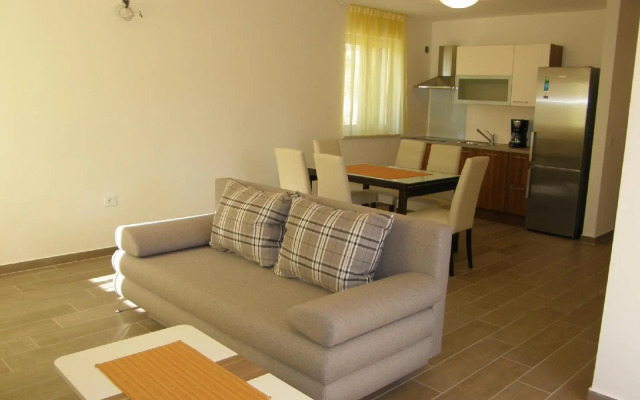 Smojver - Two Bedroom No.6