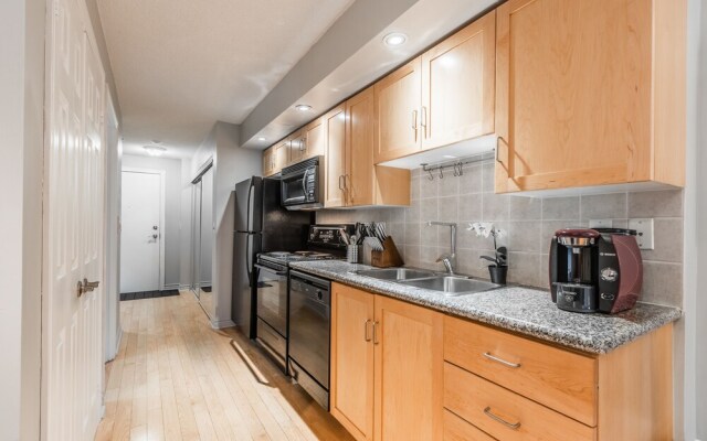 AOC Suites - Heart of Downtown  Condo