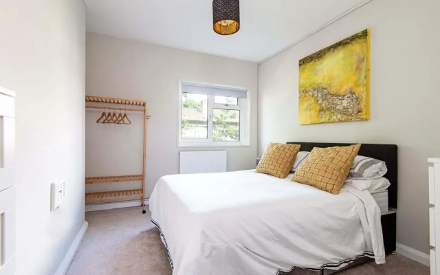 One Bedroom Apartment