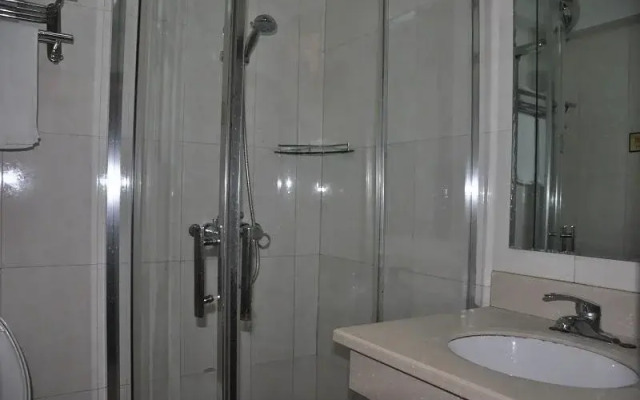 Longyi Business Hotel
