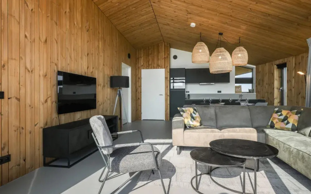 Spacious Holiday Home With Garden