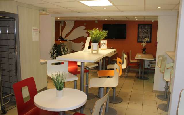 Hotel Première Classe Saint Quentin En Yvelines - Elancourt