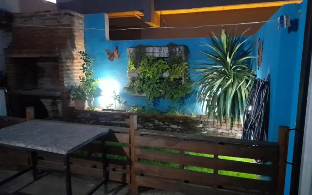 Hermosa casa con patio, parrilla y garage cerrado