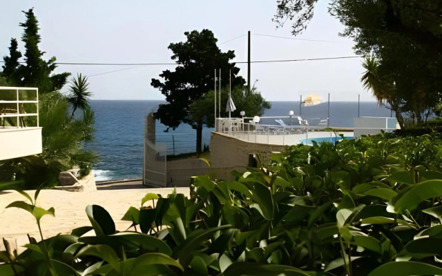 Kardamili Beach Hotel