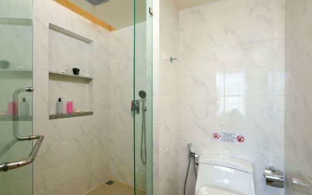 The Aristo Beach by Holy Cow 318