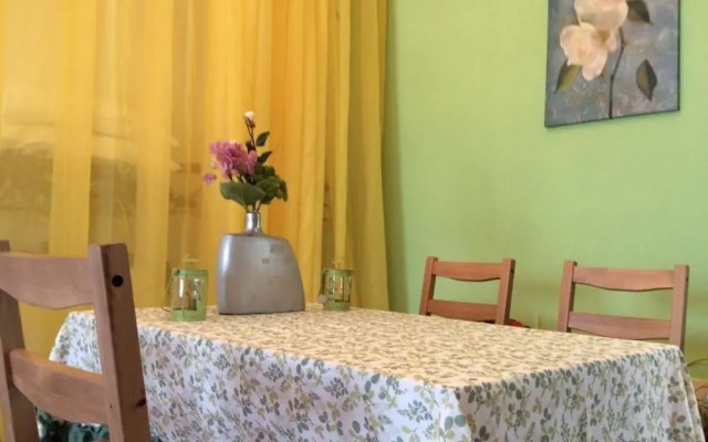 Yujiahui Characteristic Theme Apartment