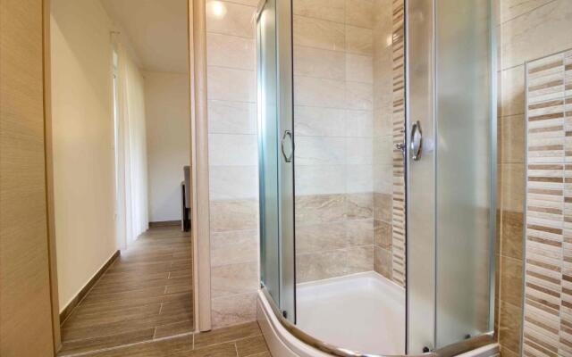Luxury Villa Olivia with pool , 200m from the beach