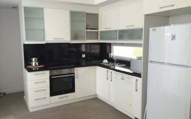 Novron Villa B6
