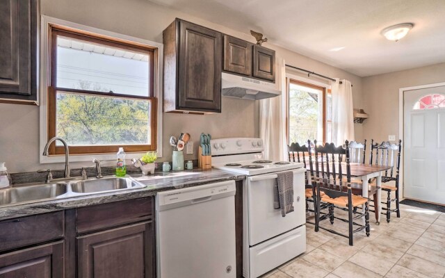 Rockaway Beach House w/ Fire Pit & River View!