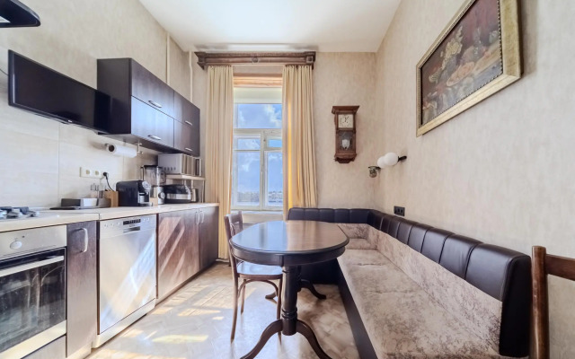 Апартаменты на набережной Лейтенанта Шмидта