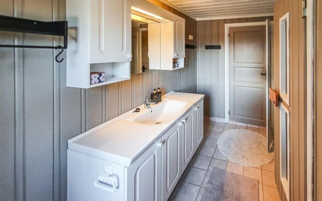 Stunning Home in Svingvoll With 3 Bedrooms and Sauna