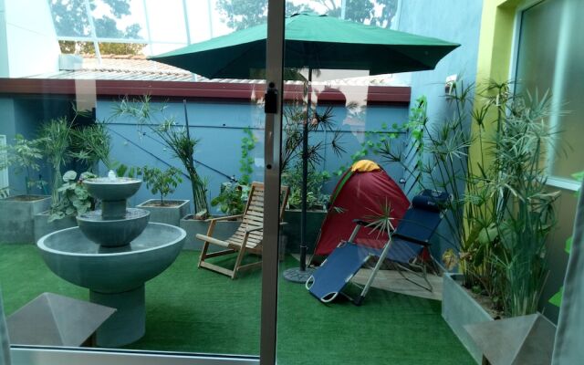 This Is It Airport Hotel and Restaurant