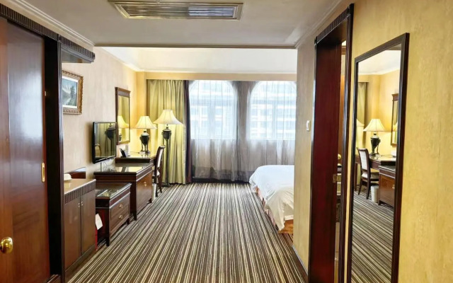 Grand Palace Hotel