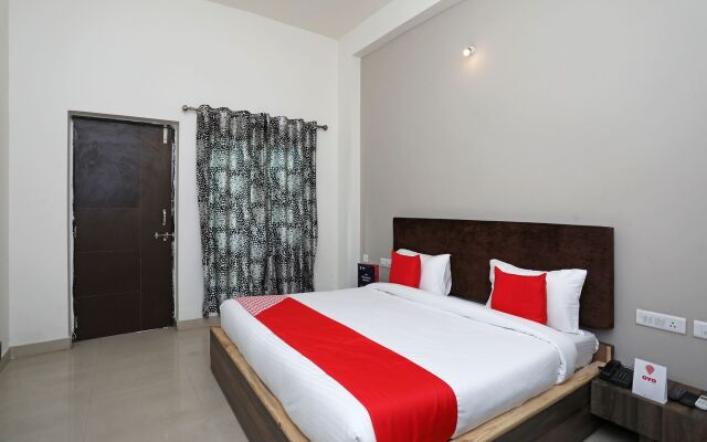 OYO 10967 Dhola Maru Resort