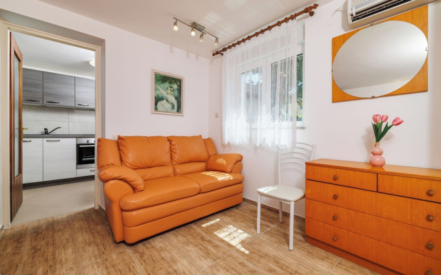 Apartment Car