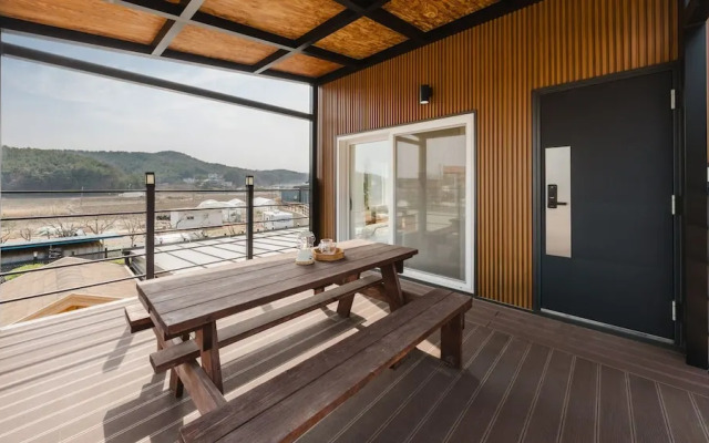 Yeongheungdo Stay Noc Pool Villa