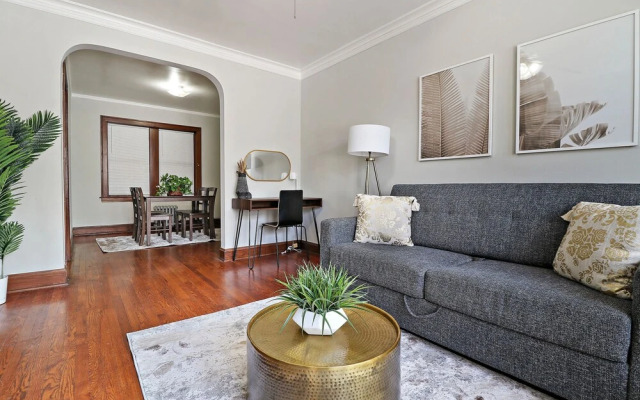 Contemporary Cragin 1BR Apt in Lockwood