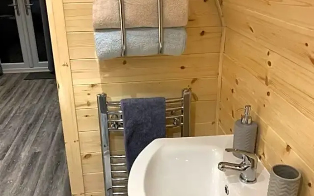 The Highland Hideaway Pod