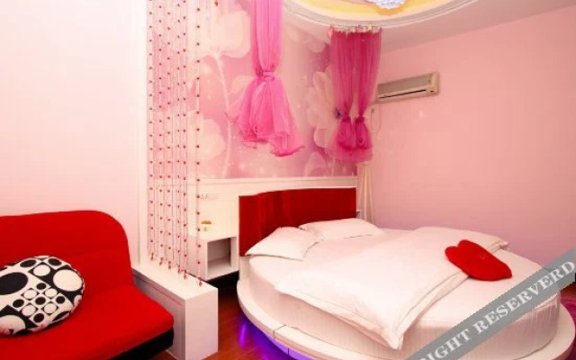 Qinqijia Hotel