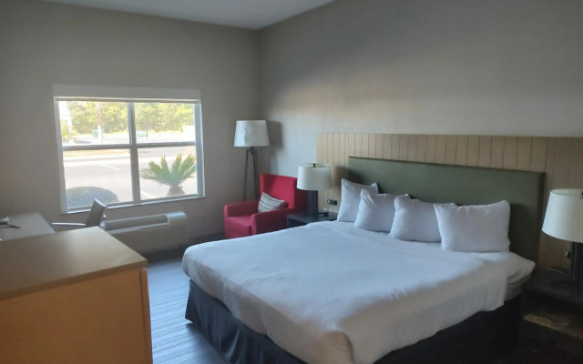 Town & Country Inn and Suites