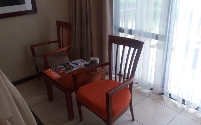 Cresta Mowana Safari Resort & Spa