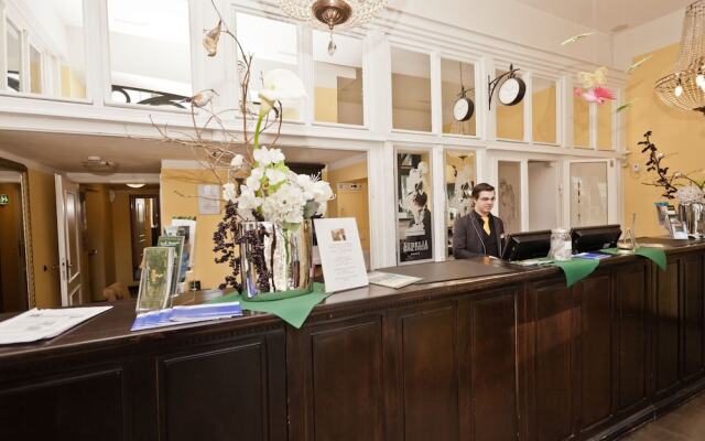 Villa und Haus Flora