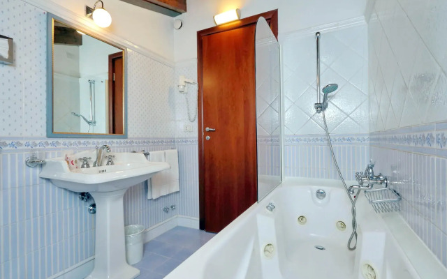 Camelia Hotel