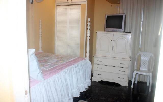 Dream Vacation ST Catherine Jamaica - Guest Suites for Rent in Spanish Town