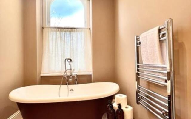 Redland Suites - Apartment 6