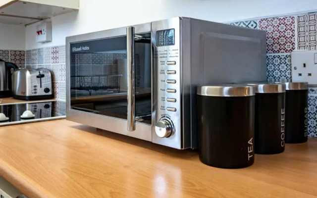☆Bright Apartment, Near University + City Centre☆