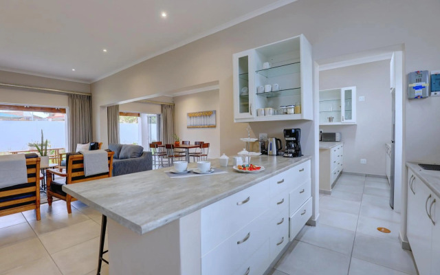 Out of Bounds Self-Catering Lodge