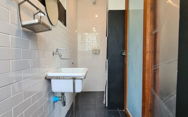 Hand Hotel