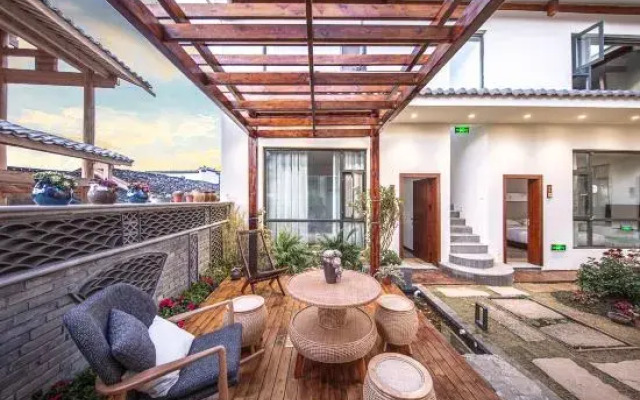Heshun Renjia Inn