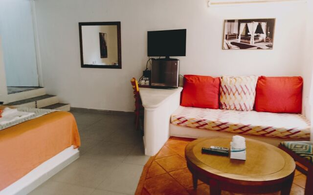 Maria's Kan Kin with Private Beach