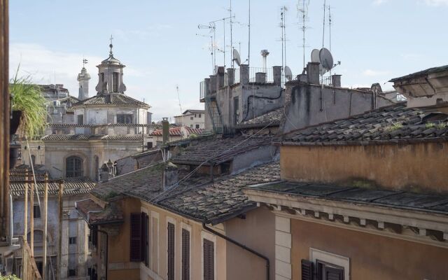 Montecitorio & Pantheon Stylish Flat