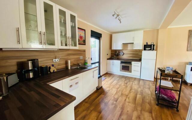 Großzügiges Ferienhaus am Senftenberger See mit 2 Terrassen