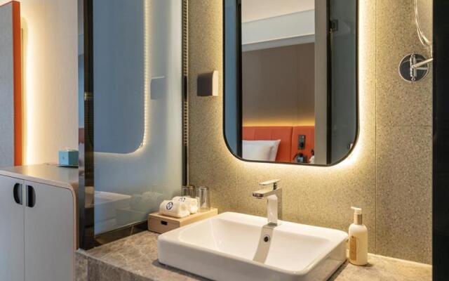 Shanghai Songjiang Sheshan LanOuShangPin Hotel