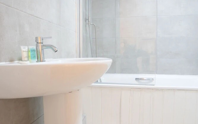 Rest & Recharge Regents Court 3bed 2bath