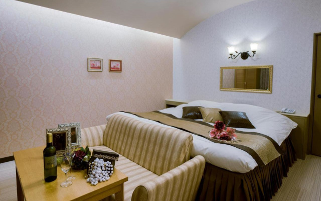 Kumamoto Hotel Christmas Forest Garden (Love Hotel) – Guest Rooms – Nishihara